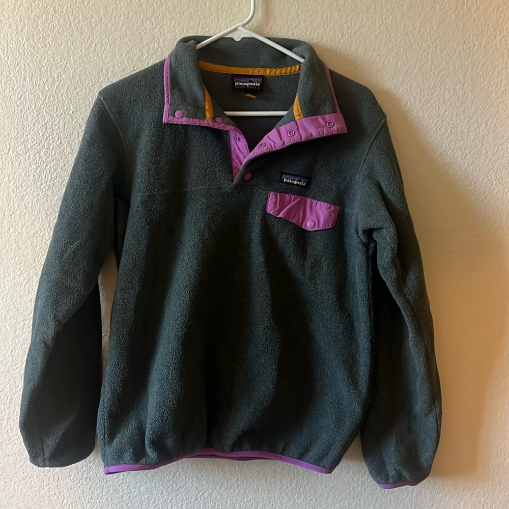 Patagonia women’s lightweight synchilla grey